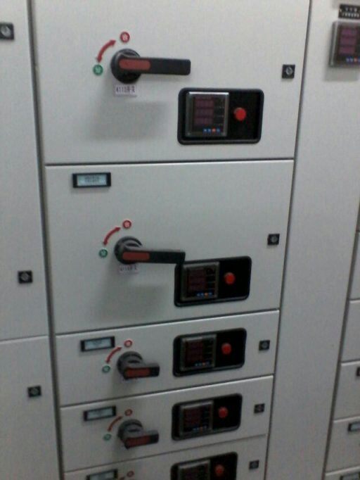 多功能仪表在配电柜中的应3